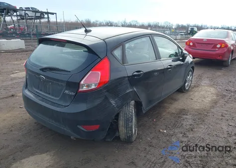 2015 Ford Fiesta Se z USA, uszkodzony, nr VIN 3FADP4EJ6FM132701